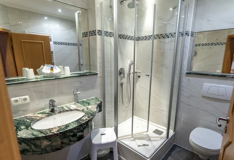 ホテル Arnika Garni