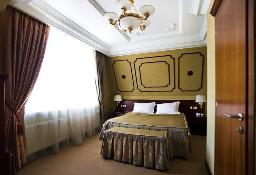 فندق Aurora Premier