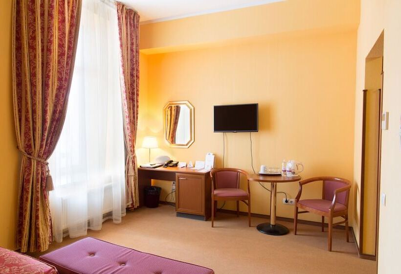 فندق Aurora Premier