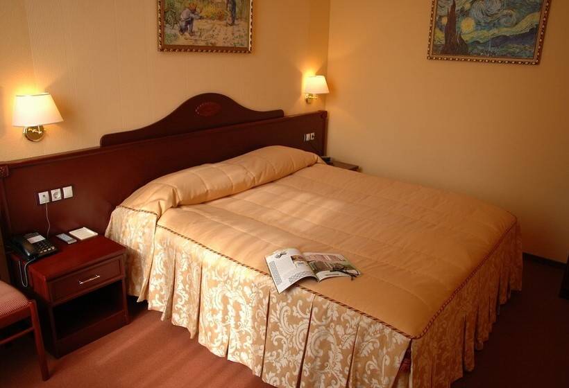 فندق Aurora Premier