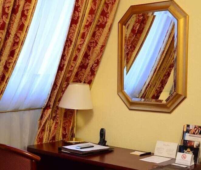 فندق Aurora Premier