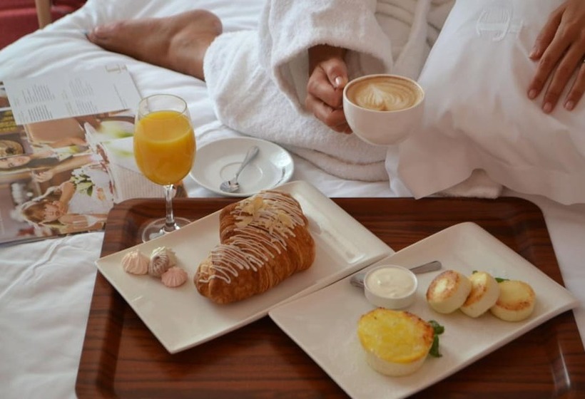 فندق Aurora Premier