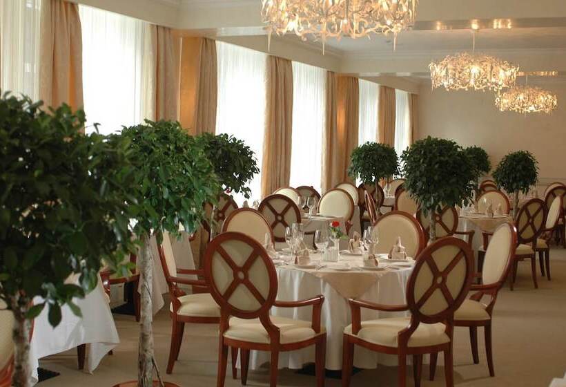 فندق Aurora Premier