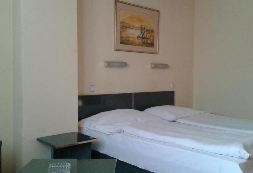 ホテル Bara Budapest