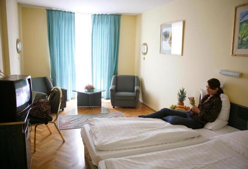 ホテル Bara Budapest