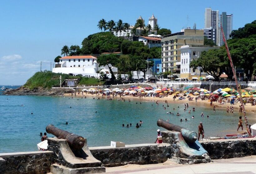 Отель Casa Do Amarelindo