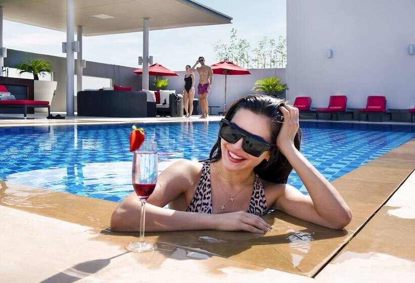 هتل Centro Barsha By Rotana