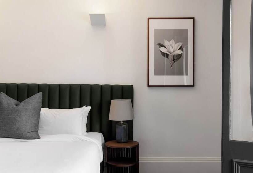 هتل Challis Potts Point