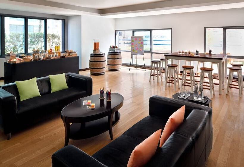 Dubai Marriott Harbour Hotel And Suites