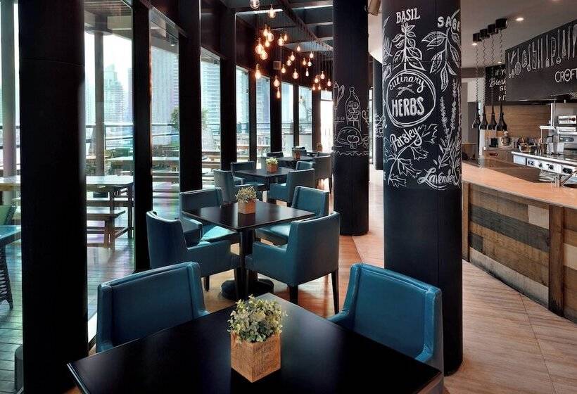 Dubai Marriott Harbour Hotel And Suites