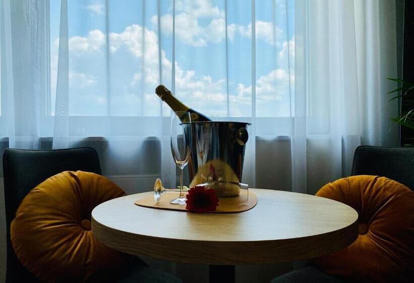 ホテル Conrad Comfort