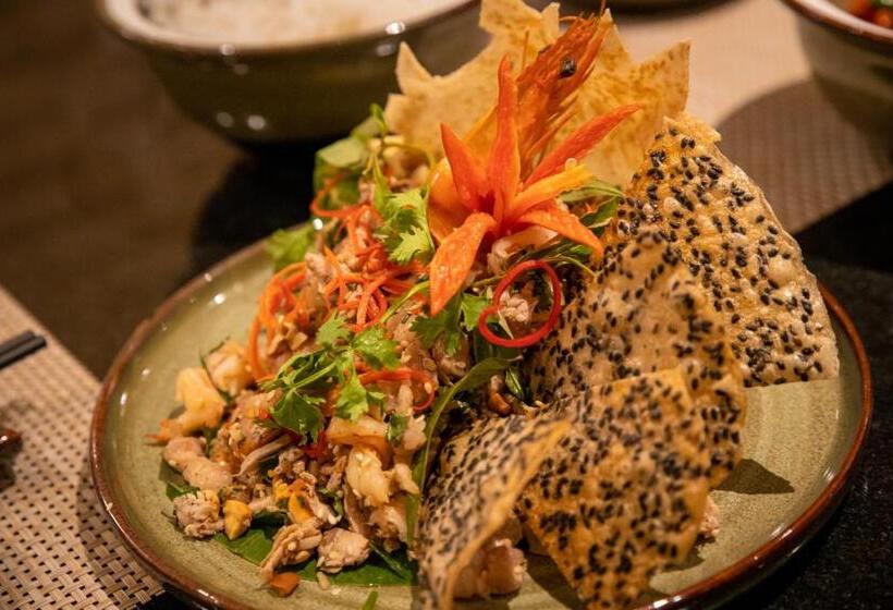 هتل Silk Path Grand Hue