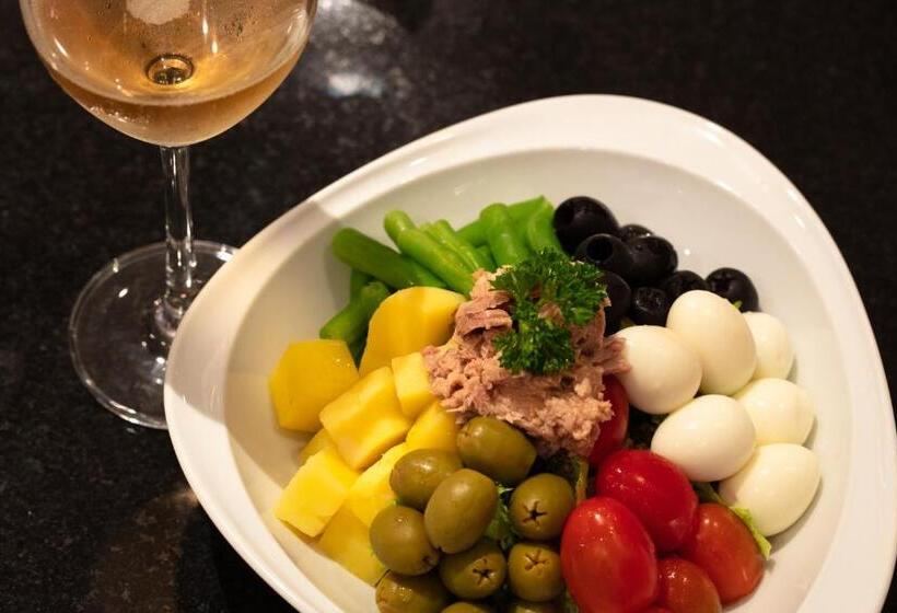 هتل Silk Path Grand Hue