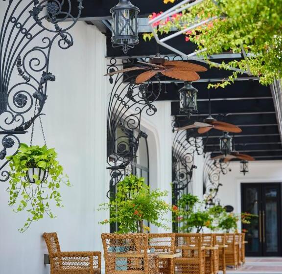 هتل Silk Path Grand Hue