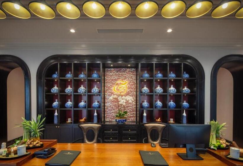 هتل Silk Path Grand Hue