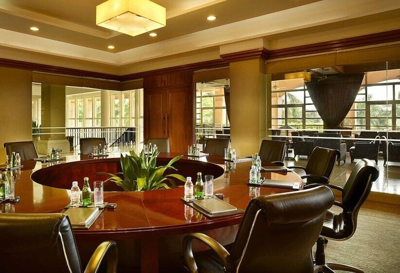 בית מלון כפרי Hillview Golf Resort Dongguan