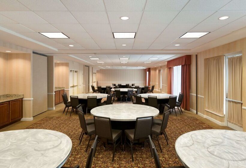 فندق Hilton Garden Inn Chicago / Oak Brook
