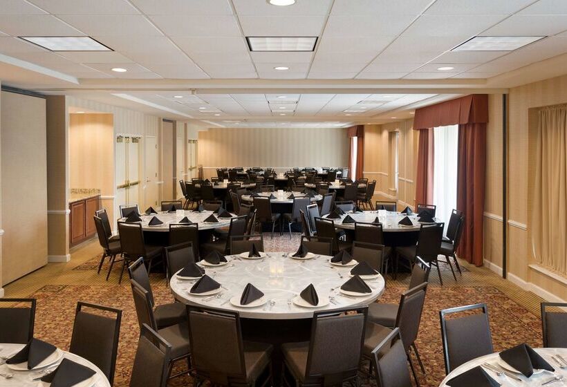 فندق Hilton Garden Inn Chicago / Oak Brook