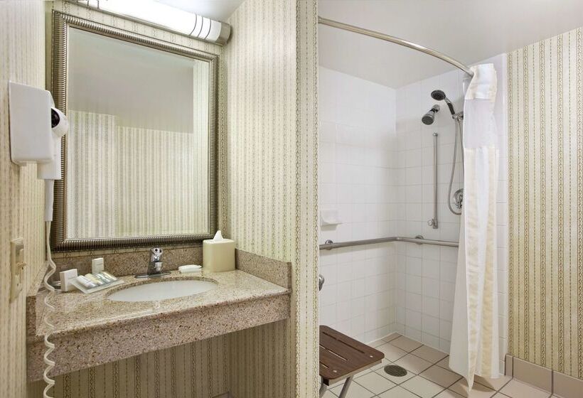 فندق Hilton Garden Inn Chicago / Oak Brook