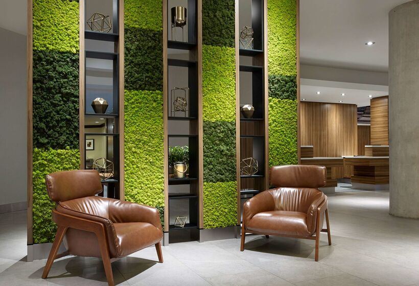 Отель Hilton Garden Inn Toronto Airport
