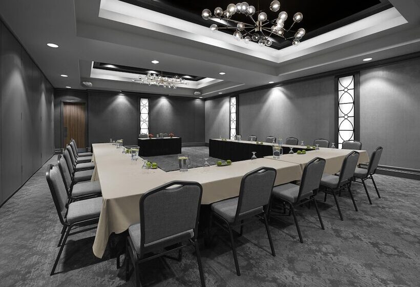 ホテル Hilton Garden Inn Toronto Airport