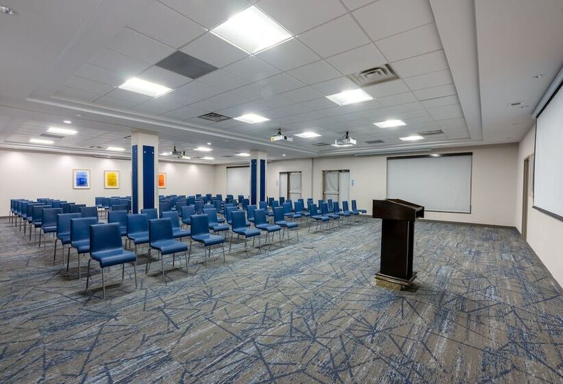 בית מלון כפרי Holiday Inn Express & Suites Vaughan Southwest, An Ihg