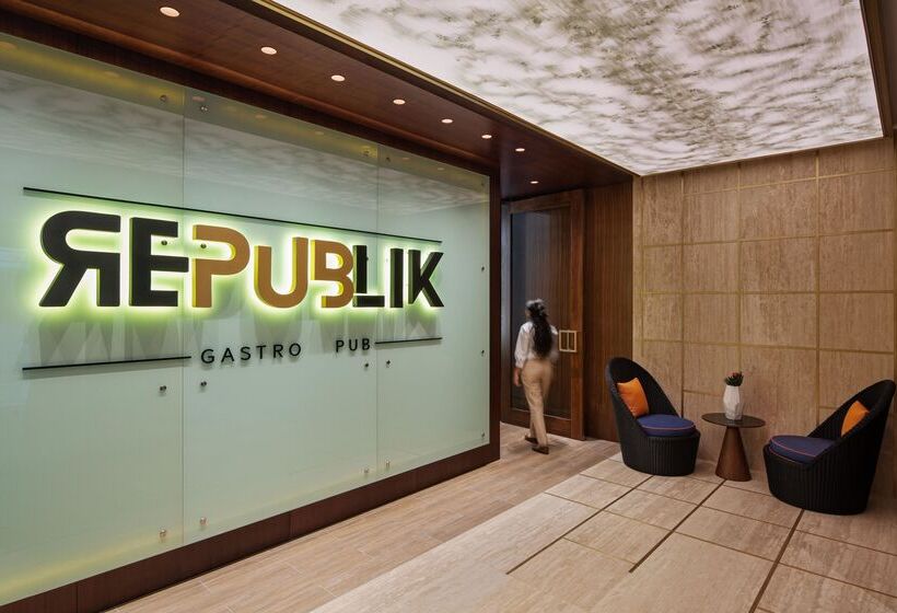 ホテル Ja The Resort   Ja Palm Tree Court, Dubai