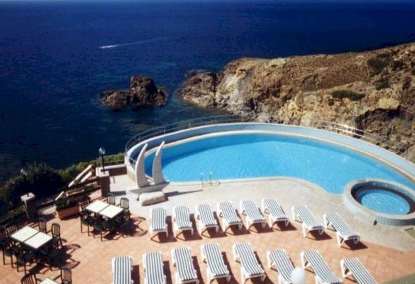 בית מלון כפרי La Caletta