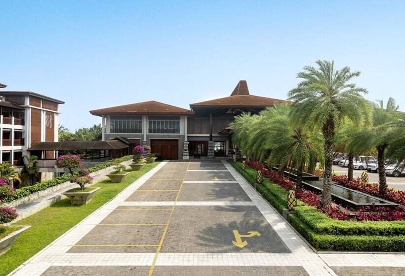 בית מלון כפרי Le Méridien Shimei Bay Beach Resort & Spa