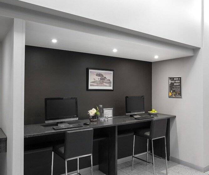 هتل Mantra Melbourne Airport