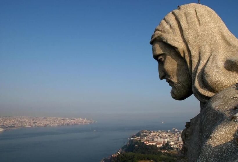 هتل Mercure Lisboa Almada