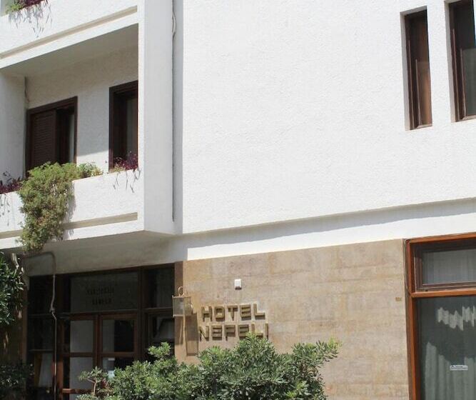 ホテル Nefeli