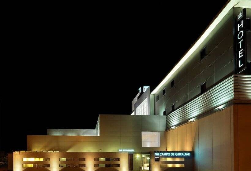 בית מלון כפרי NH Campo De Gibraltar