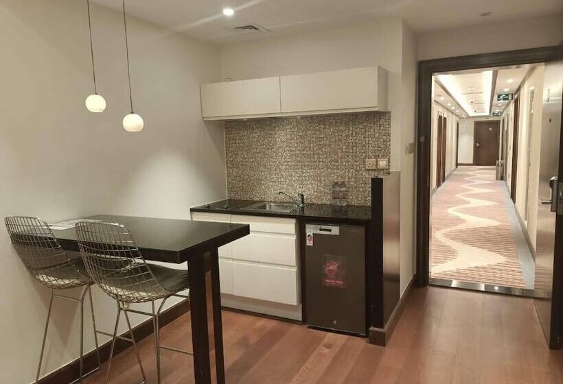 هتل Number One Tower Suites