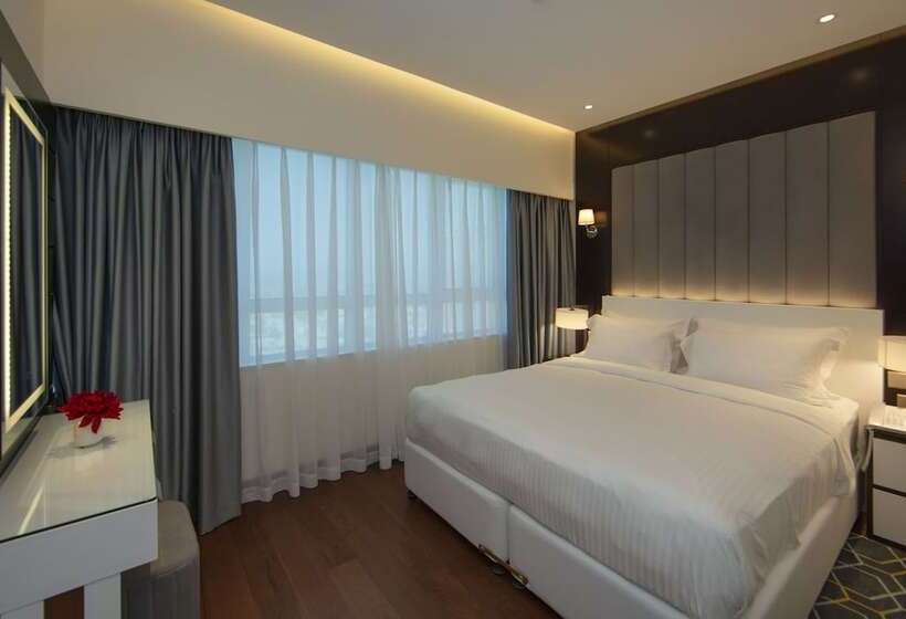 هتل Number One Tower Suites