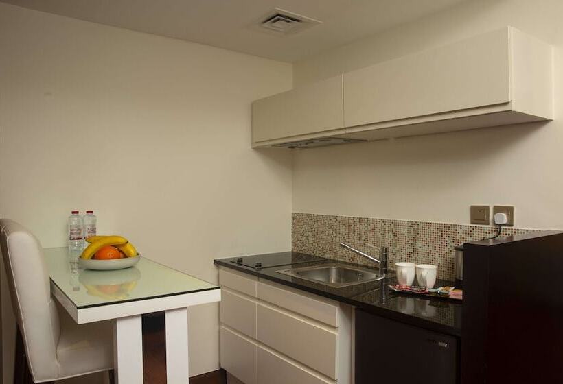 هتل Number One Tower Suites