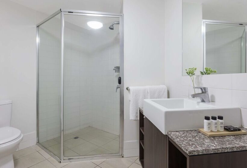 هتل Oaks Brisbane Aurora Suites