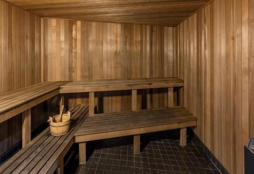 فندق Oaks Brisbane Aurora Suites