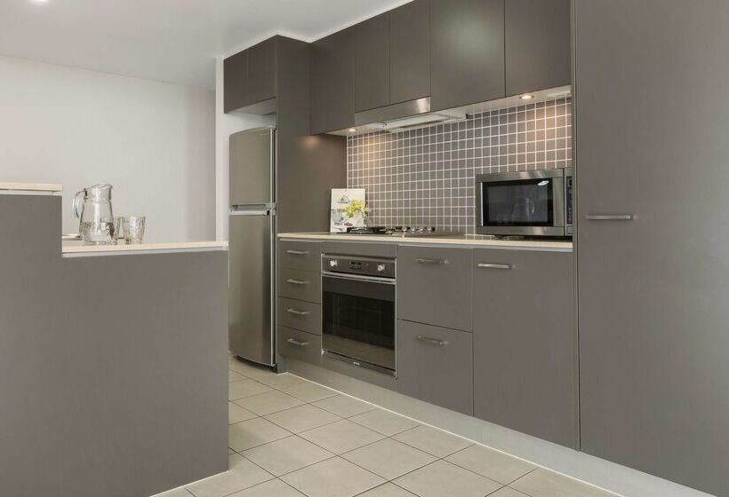 هتل Oaks Brisbane Casino Tower Suites