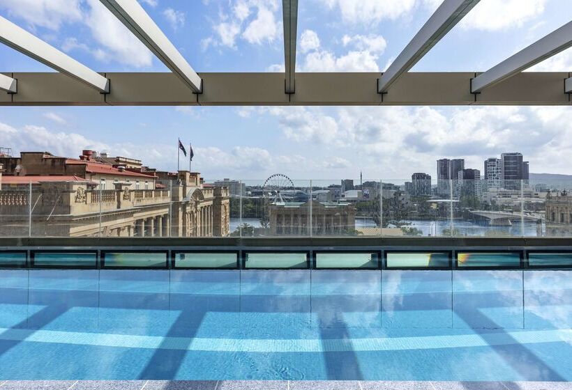 هتل Oaks Brisbane Casino Tower Suites