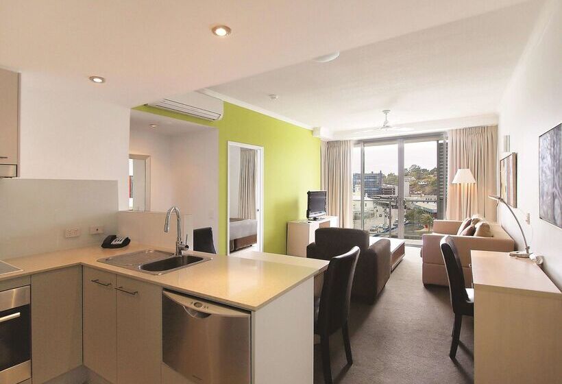 هتل Oaks Townsville Gateway Suites