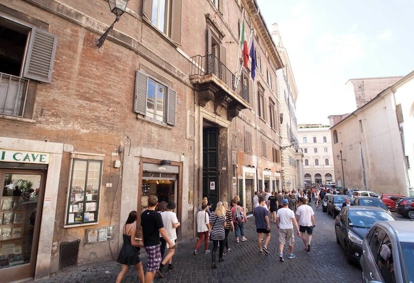 בית מלון כפרי Pantheon Inn