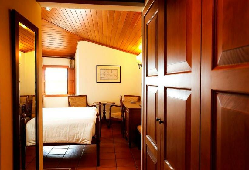 فندق Parador Casa da Insua