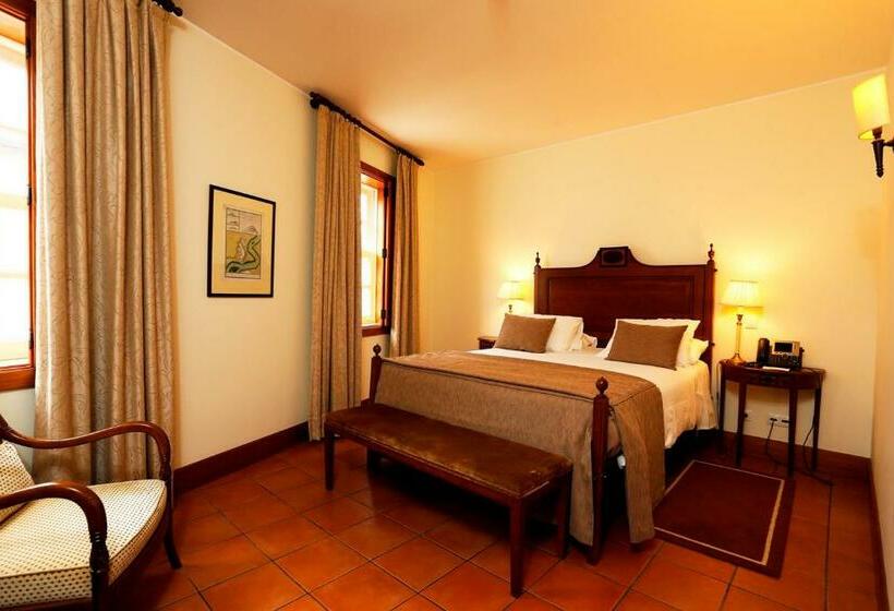 فندق Parador Casa da Insua