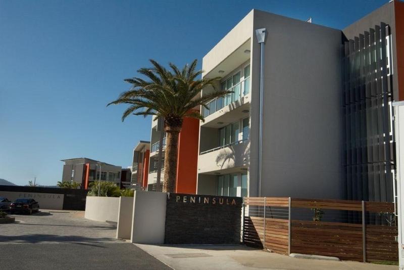 בית מלון כפרי Peninsula Airlie Beach
