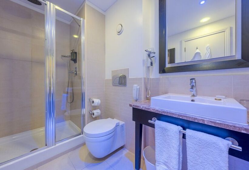 Pestana Chelsea Bridge Hotel & Spa