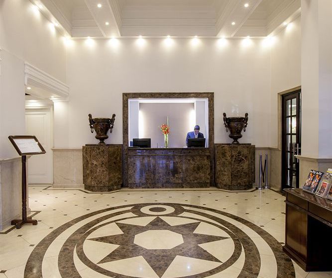 Отель Plaza El Bosque San Sebastian