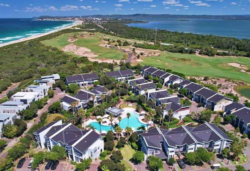 בית מלון כפרי Pullman Magenta Shores Resort