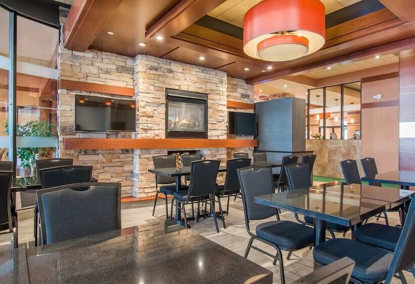 בית מלון כפרי Quality Inn & Suites