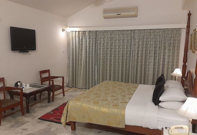 هتل Rampratap Palace By Fateh Collection